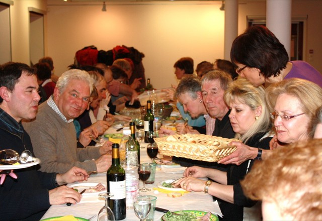 Convivialité autour d'une table